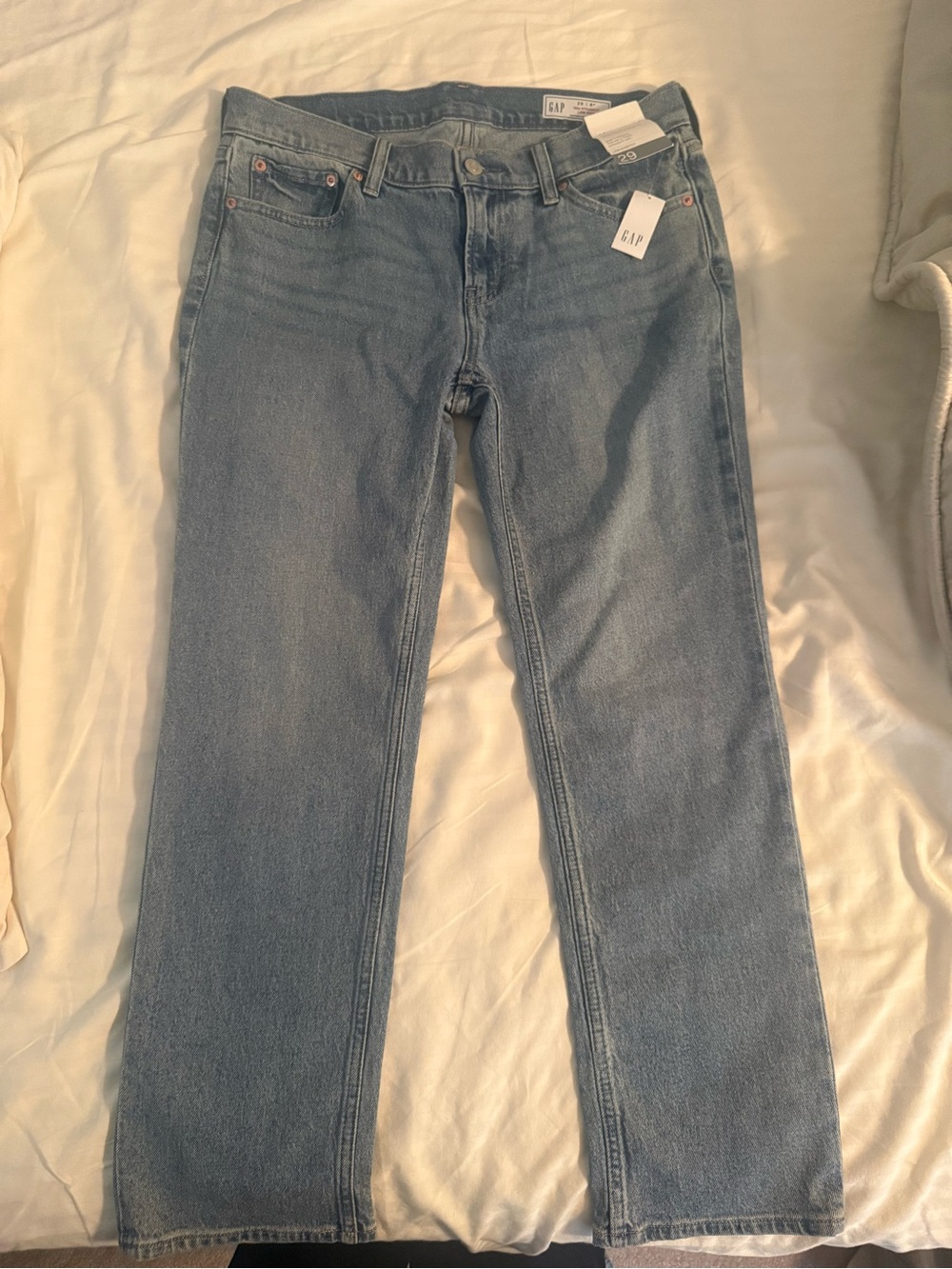 GAP Women’s Low Rise 90’s Straight-Leg Jeans